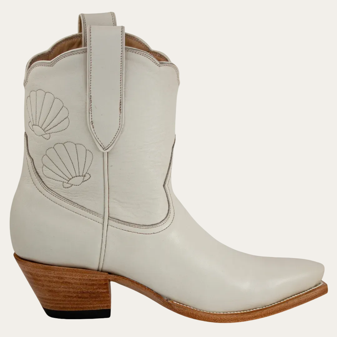 The Shelly Boot studio product image