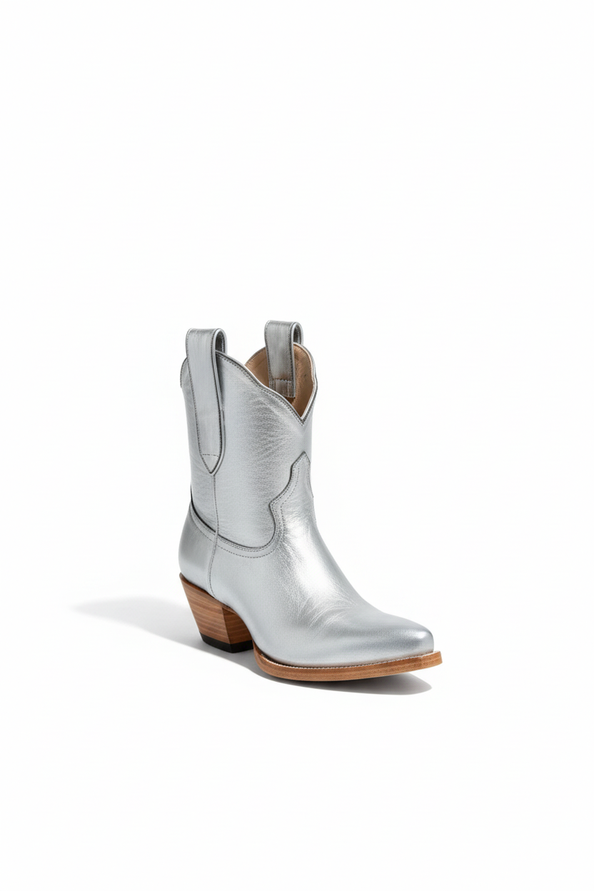 The Payton Boot — Silver Metallic — Atelier detail view 6, hand-lasted premium calfskin