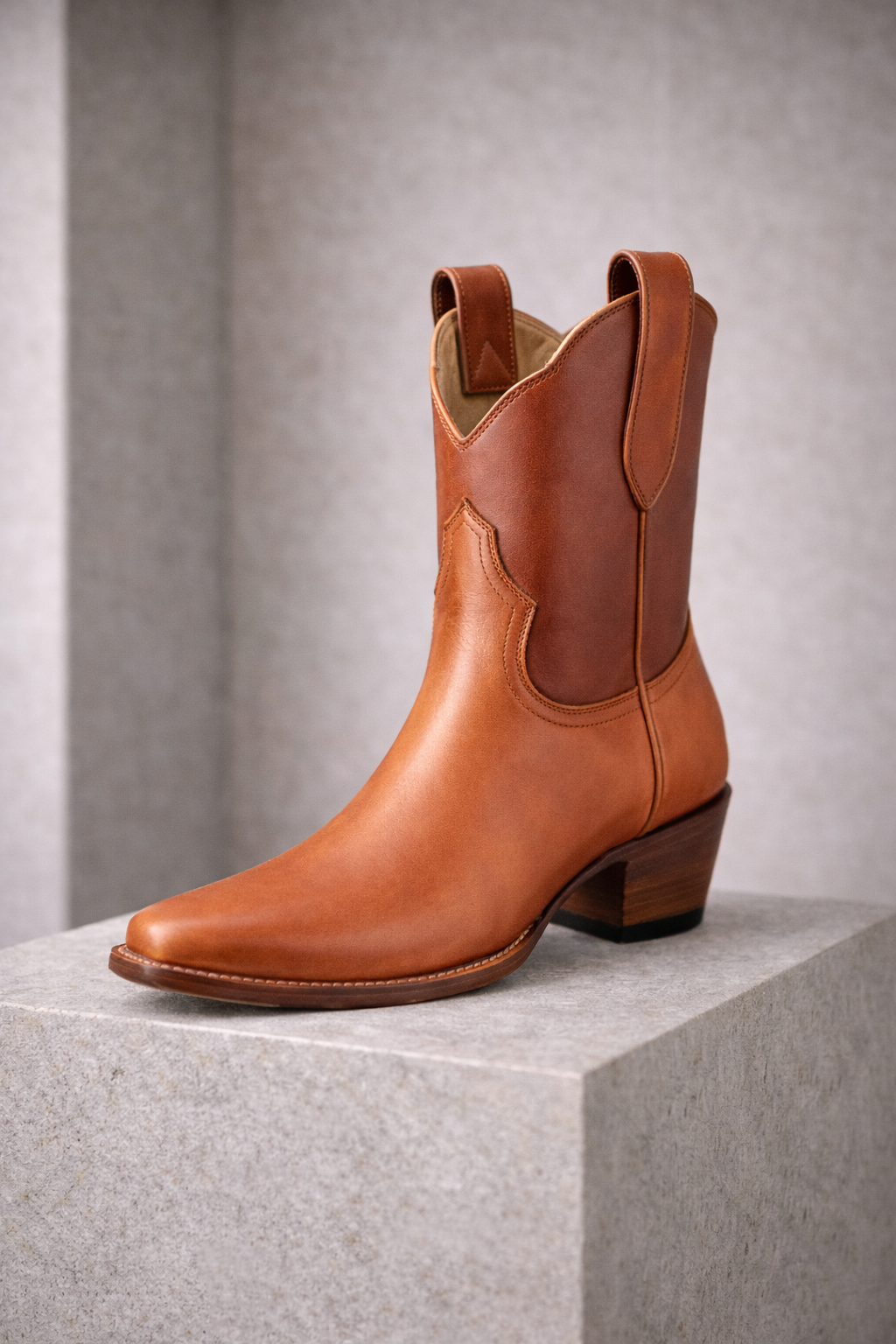 The Payton Boot — Two-Tone Chestnut — Atelier detail view 5, hand-lasted premium calfskin