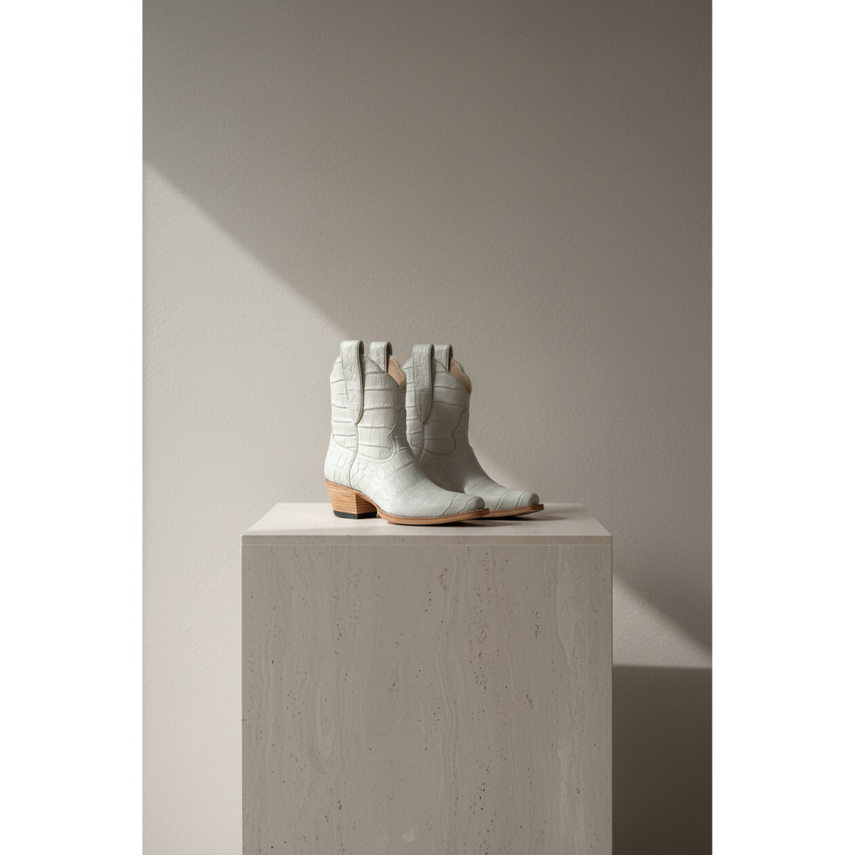 The Payton Boot — Putty Alligator — Atelier detail view 4, hand-lasted premium calfskin