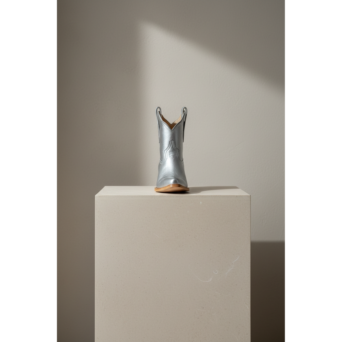 The Payton Boot — Silver Metallic — Atelier detail view 5, hand-lasted premium calfskin