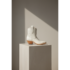 Shelly boot scene