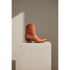 Two-Tone Payton short western boot in chestnut and cognac