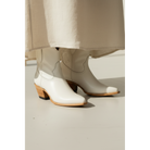 Shelly boot scene